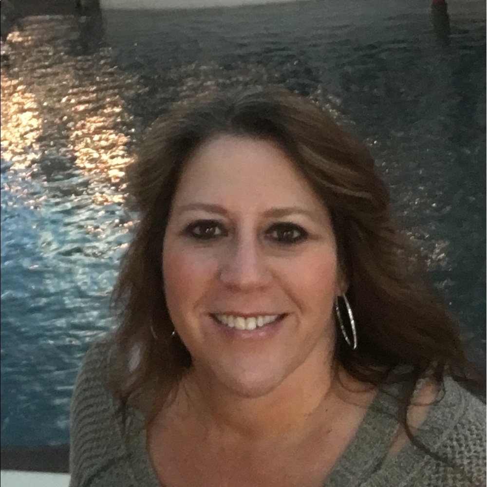 Meet your Posher, Christina